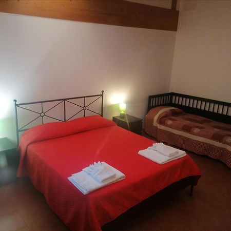 Agriturismo Sentiero Delle Fiabe Villa Sirolo Ruang foto